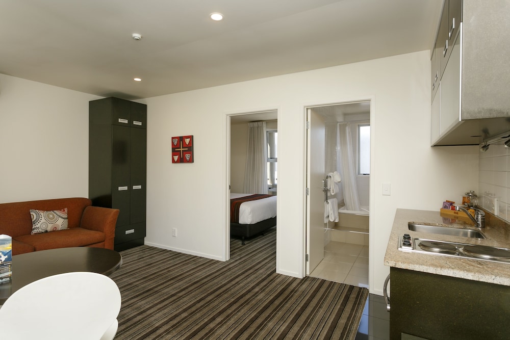 1 Bedroom, Queen Bed, Garden View, Garden Area، The Reef Resort 5/5