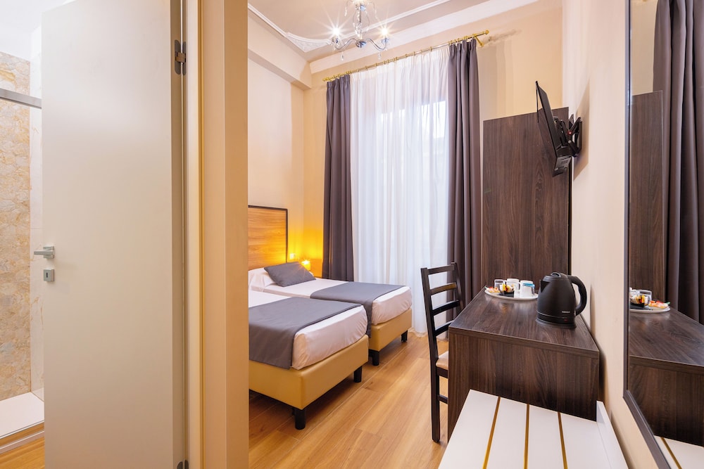 Astrid Hotel 18/74