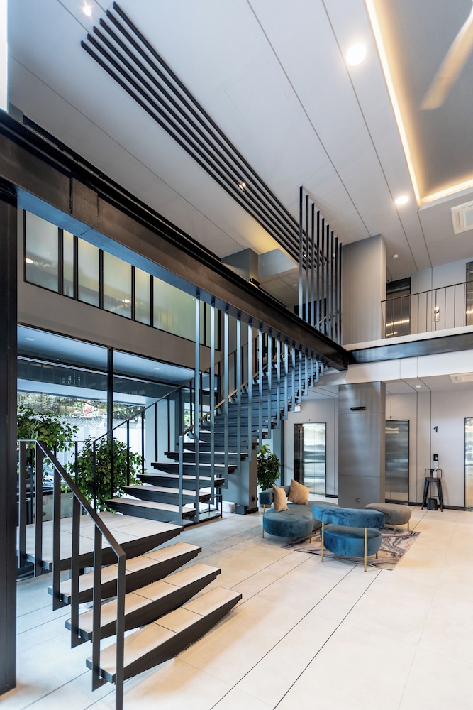 56 Hotel 7/50