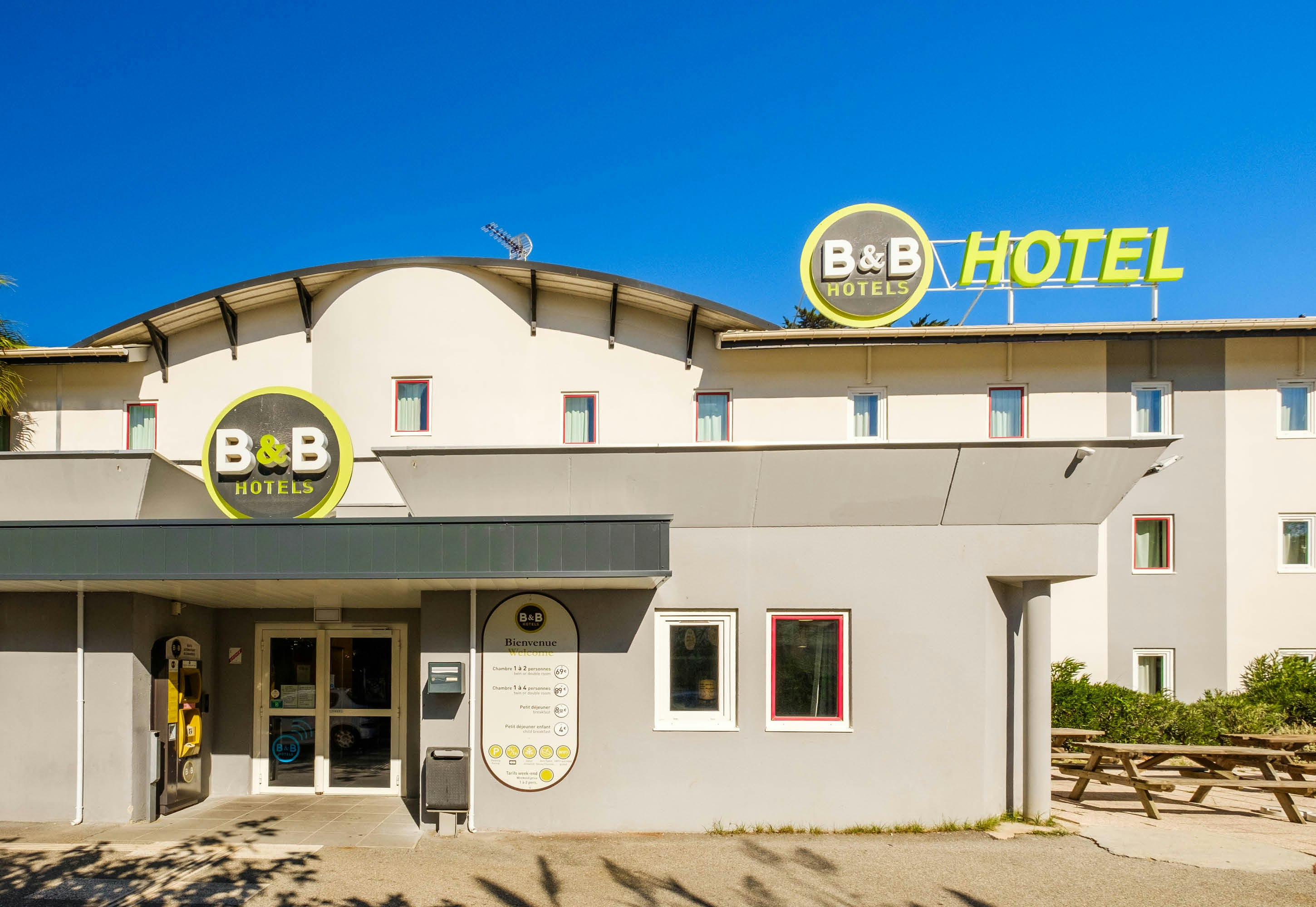 B&B Hotel Villeneuve Loubet Plage in VILLENEUVE LOUBET