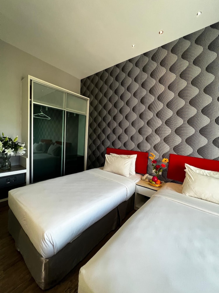 Cenang Plaza Beach Hotel 13/50