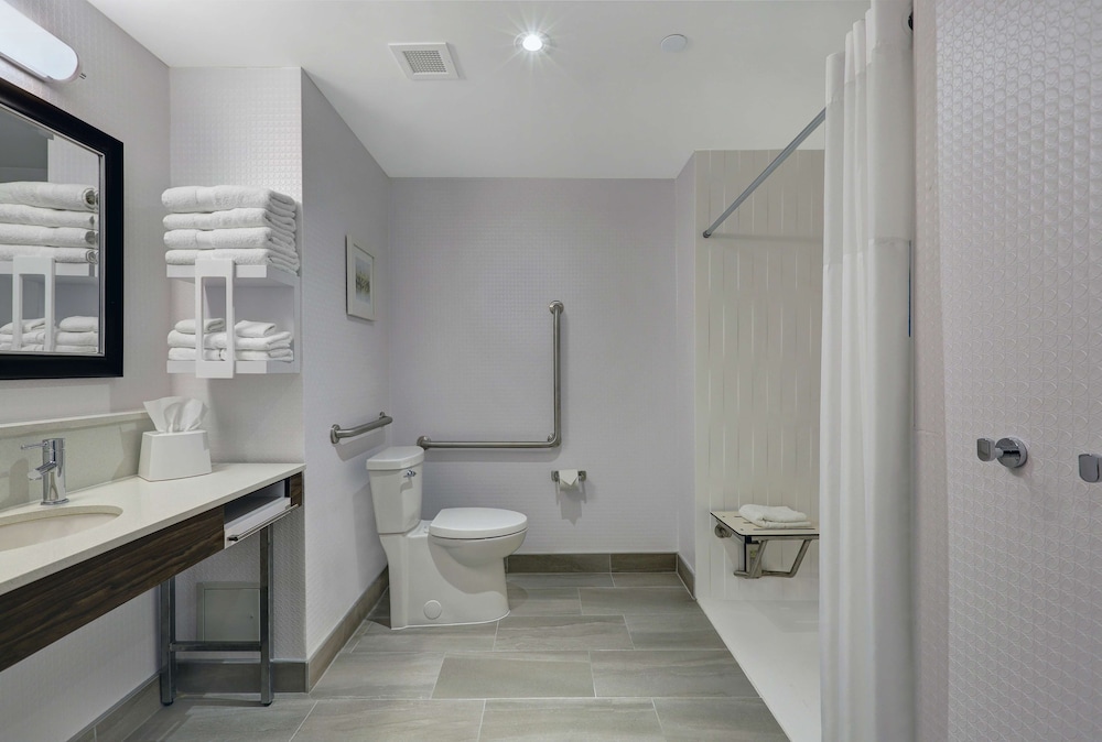 Hampton Inn Peterborough 21/40