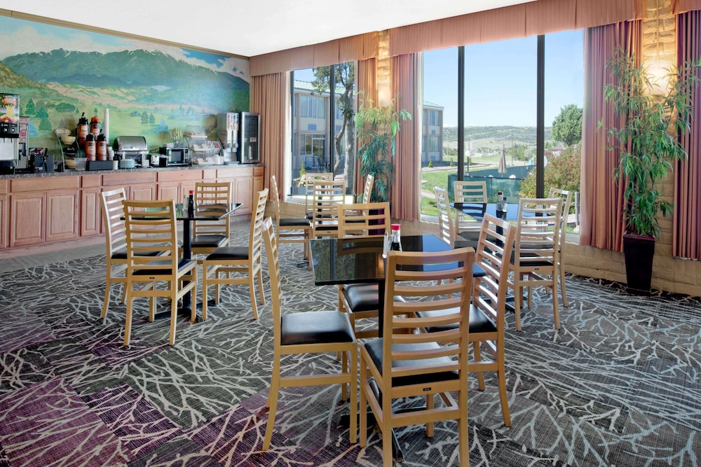 Days Inn by Wyndham Colorado City 22/30
