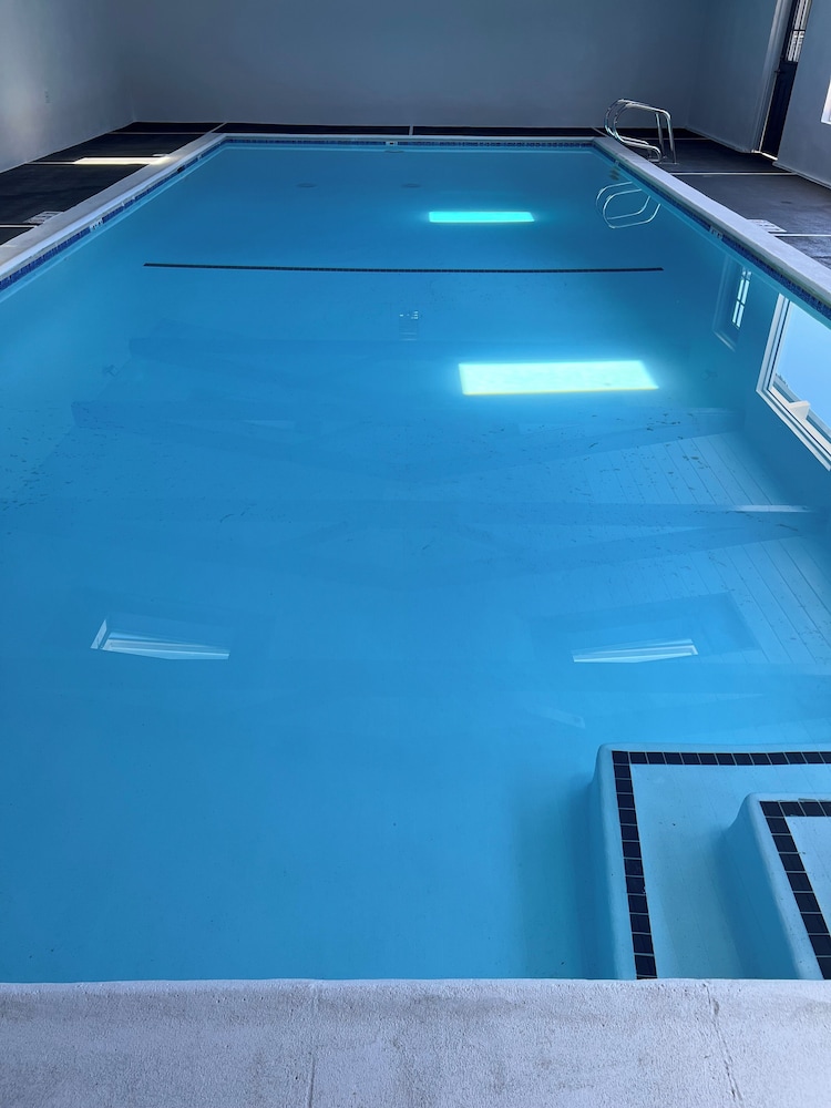 Surf City Inn And Suites 31/50