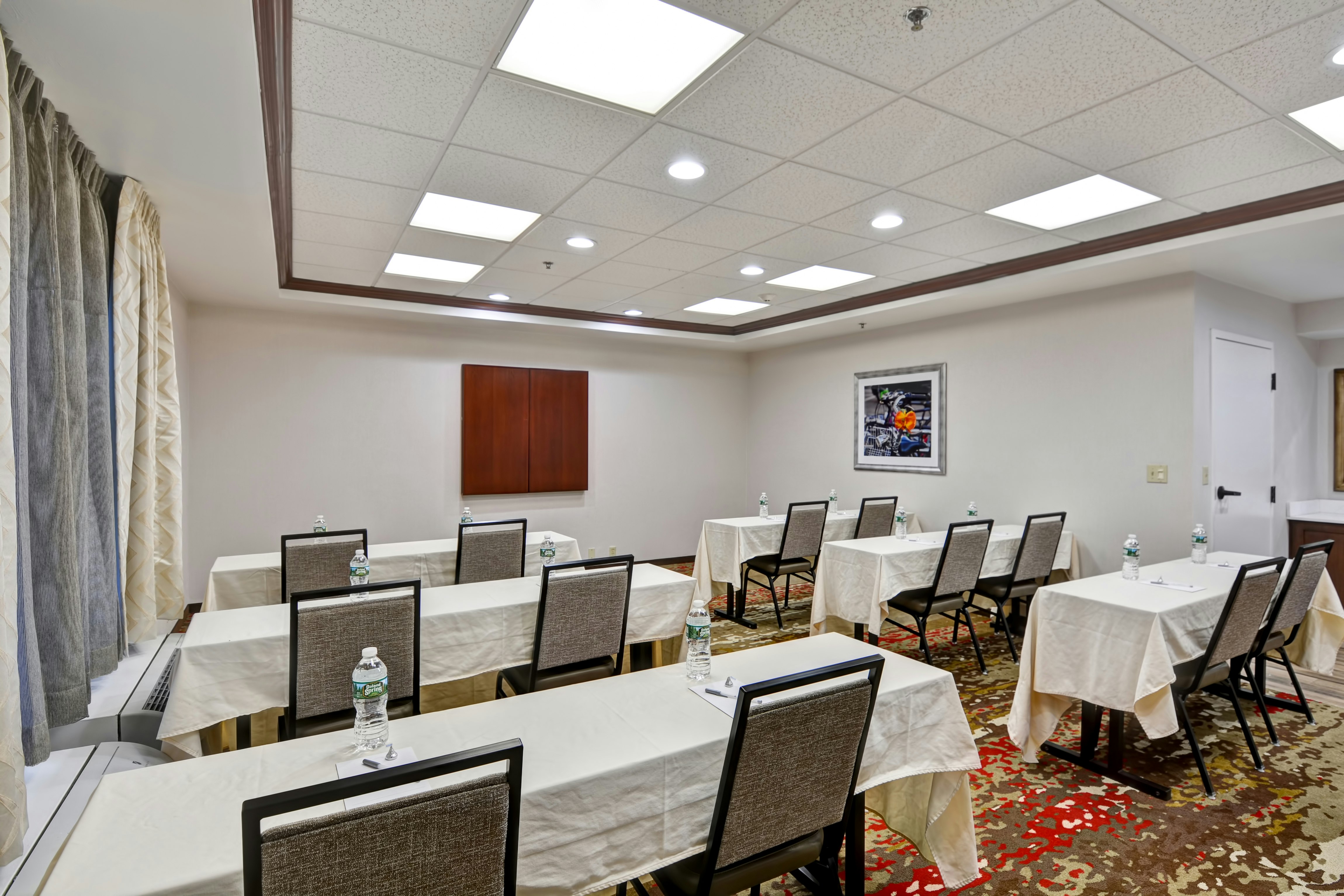 Hampton Inn Albany Wolf Road 44/65