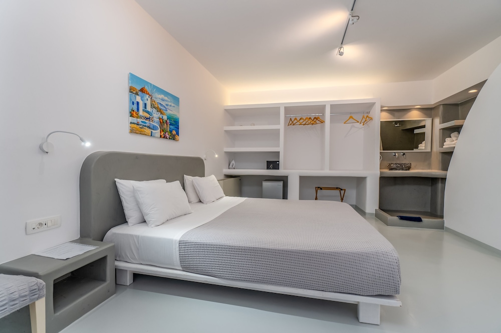 Central Fira Hotel 20/62