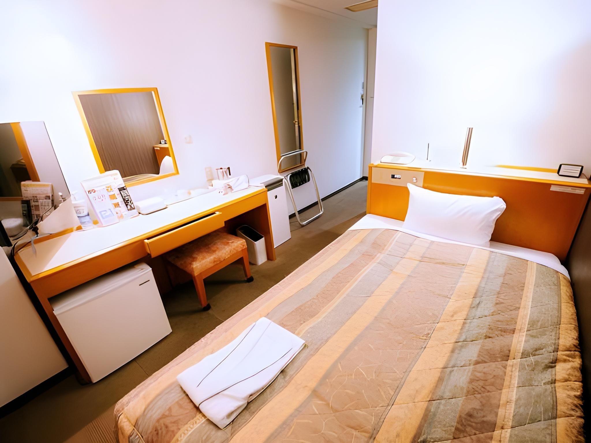 Semi Room, Standard, Single, Semi Double Bed