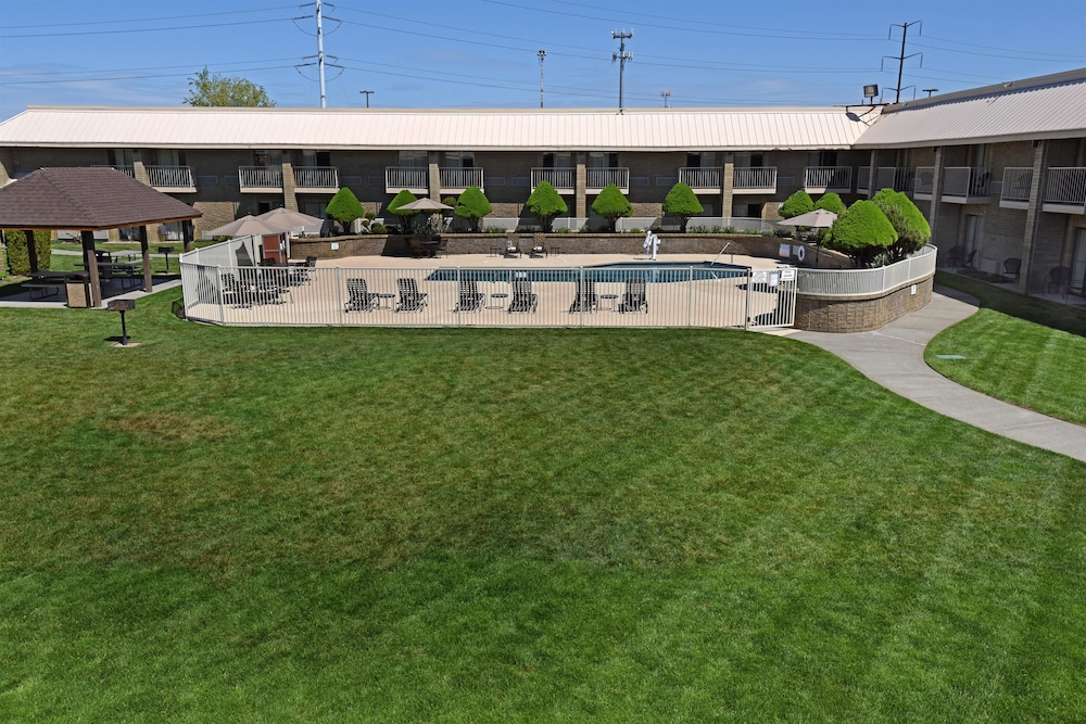 Best Western Plus Ahtanum Inn 5/49
