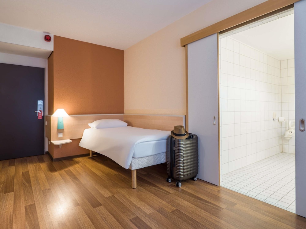 Ibis Stuttgart Centrum 18/62