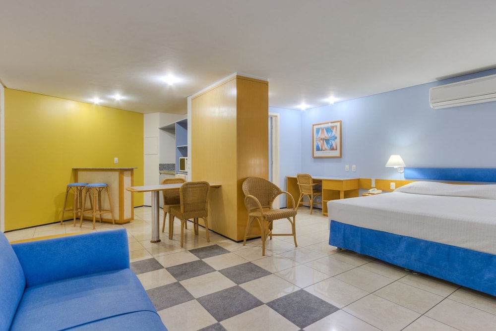 Master, Suite, Queen and Twin Beds