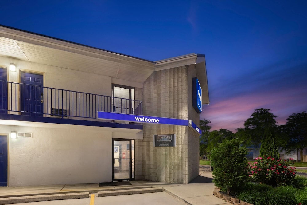 Travelodge by Wyndham Madison Heights MI 2/41