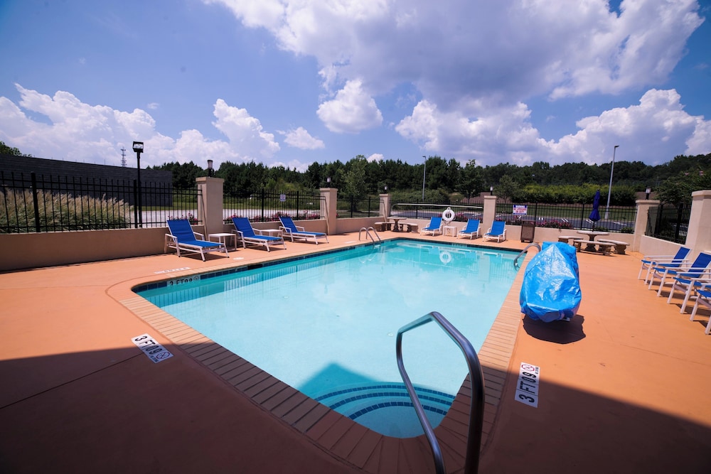 Holiday Inn Express Hotel Suites Atlanta East Lithonia 45/66