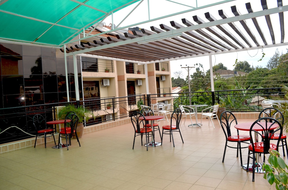 Marie S Royale Hotel 40/50