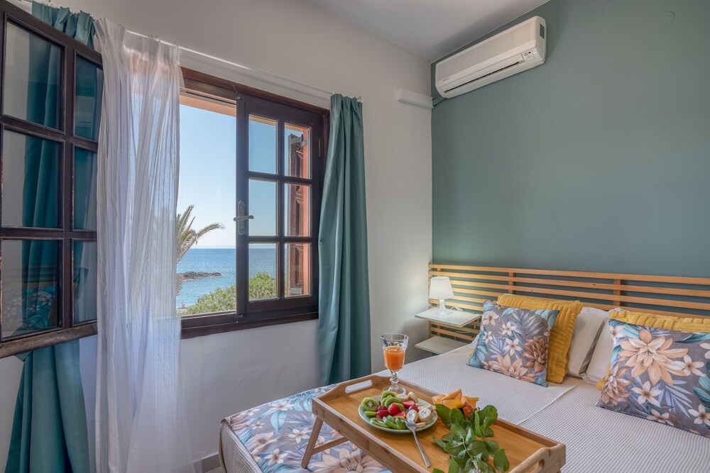 2 BEDROOMS, APARTMENT, SEA VIEW