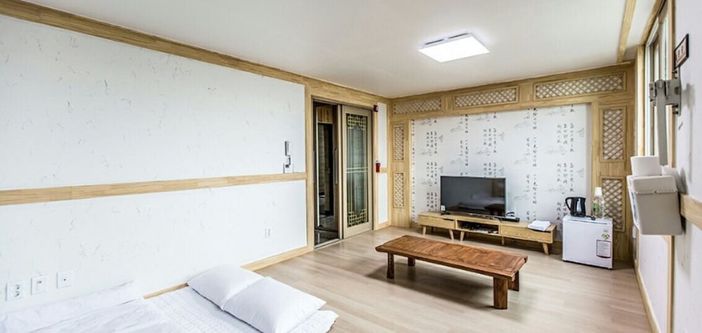 Kirin Guesthouse - Hostel 8/14