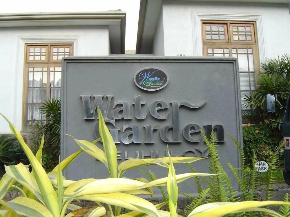Water Garden Hotel 3/10