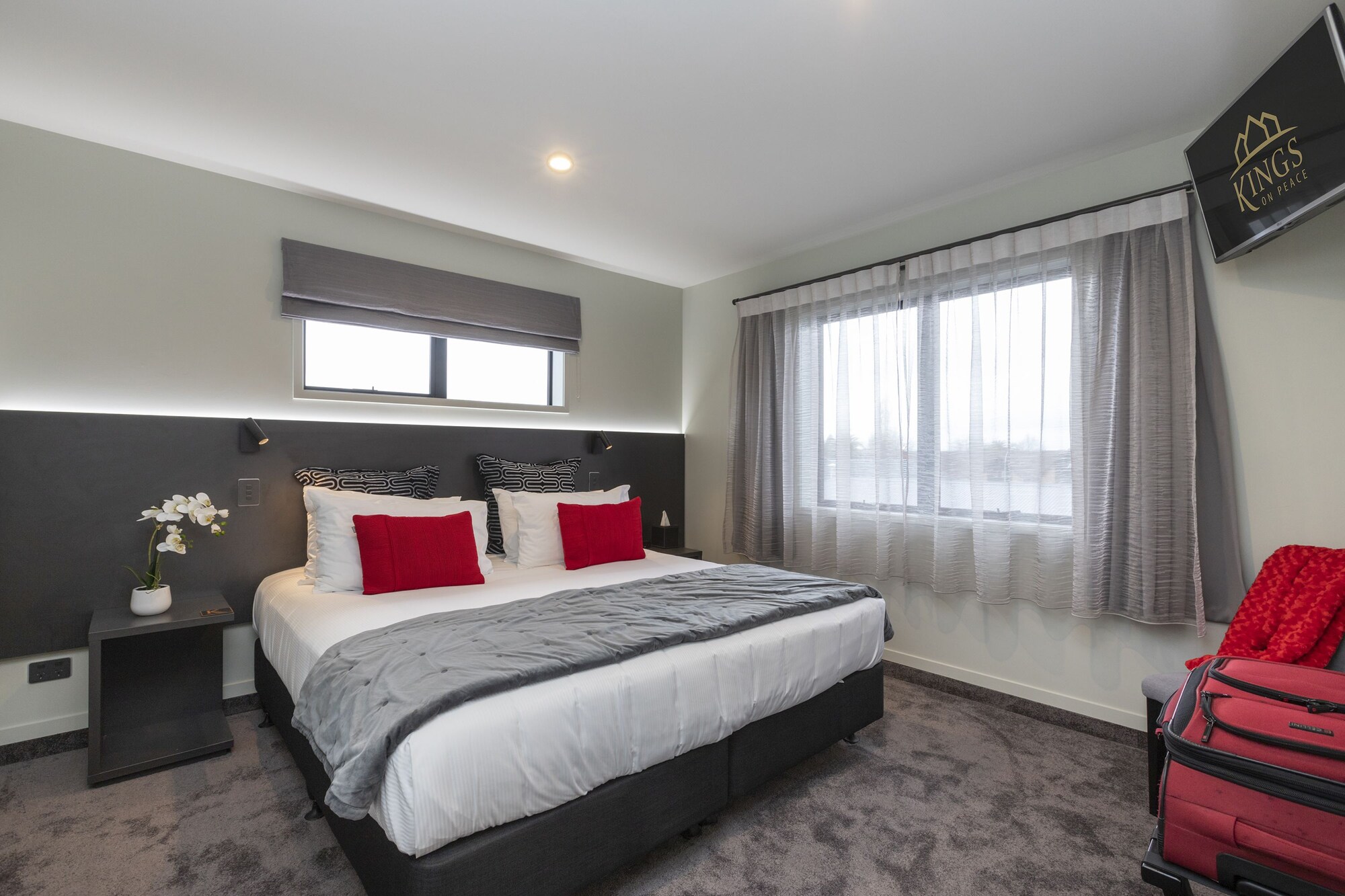 2 BEDROOMS, SUPERIOR, APARTMENT