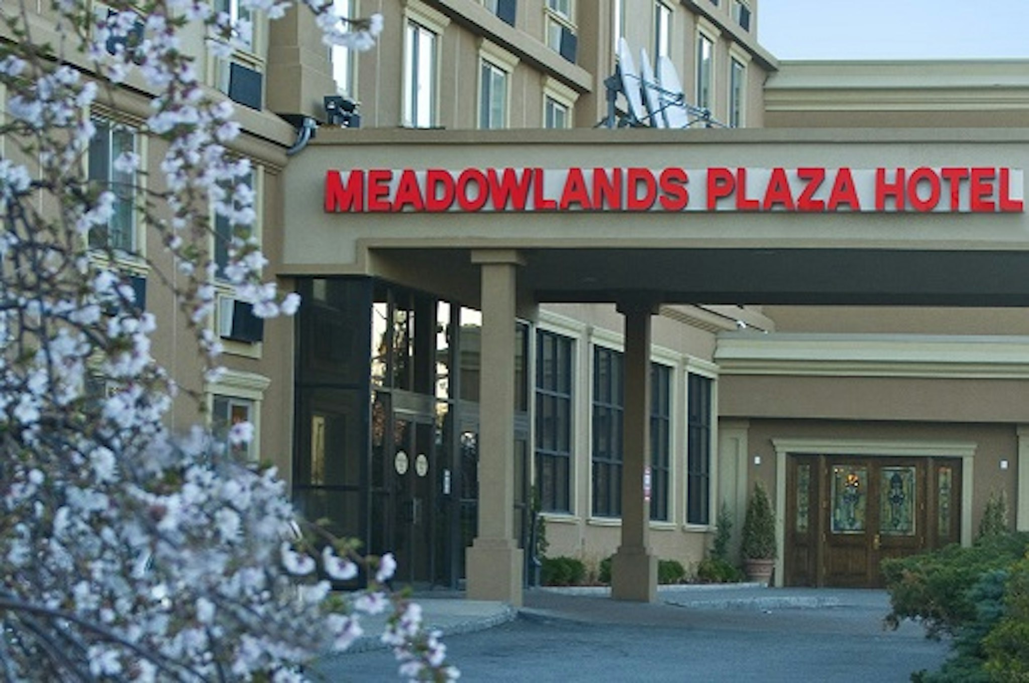 Meadowlands Plaza Hotel 2/57