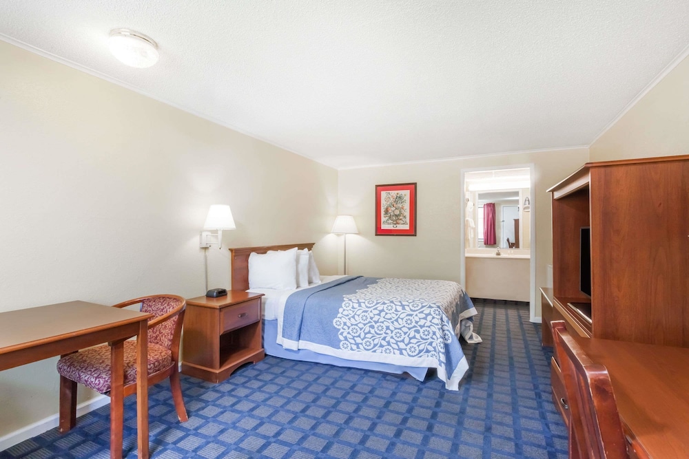 Days Inn by Wyndham Dover Downtown 6/15