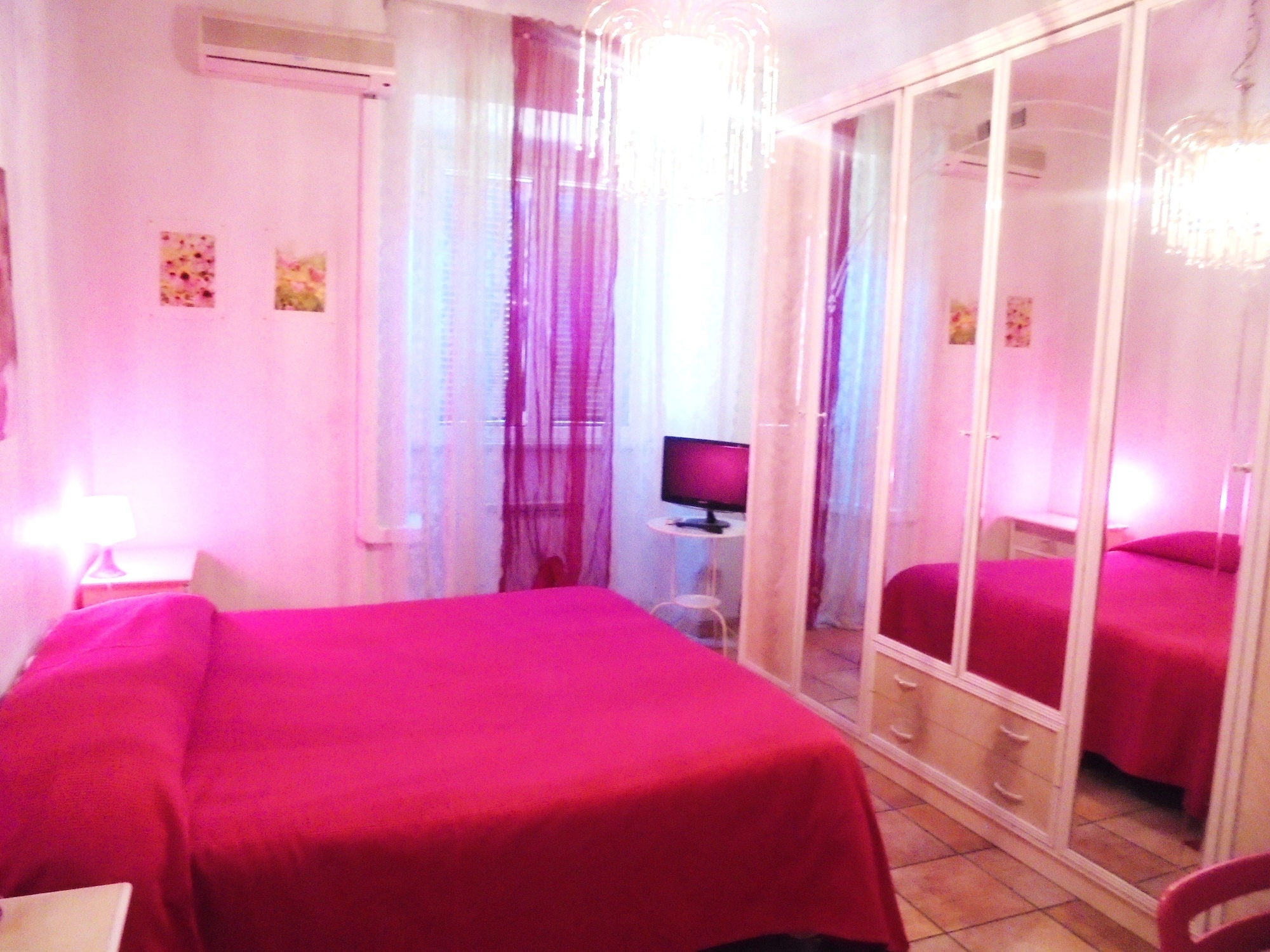 ROOM, DOUBLE BED, SHARED BATHROOM