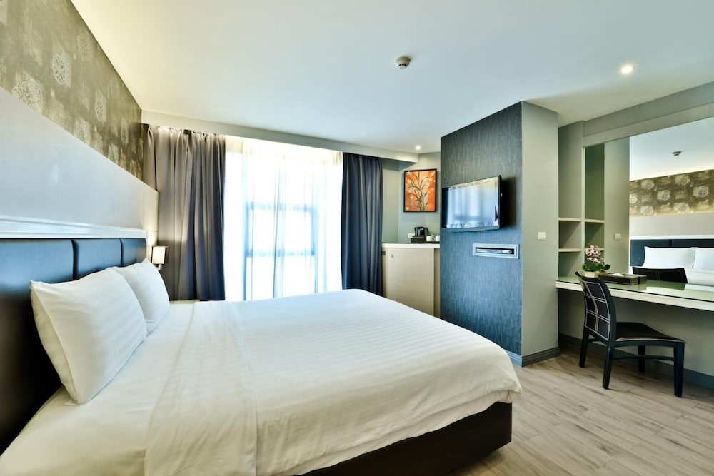 Prestige Suites 21/42