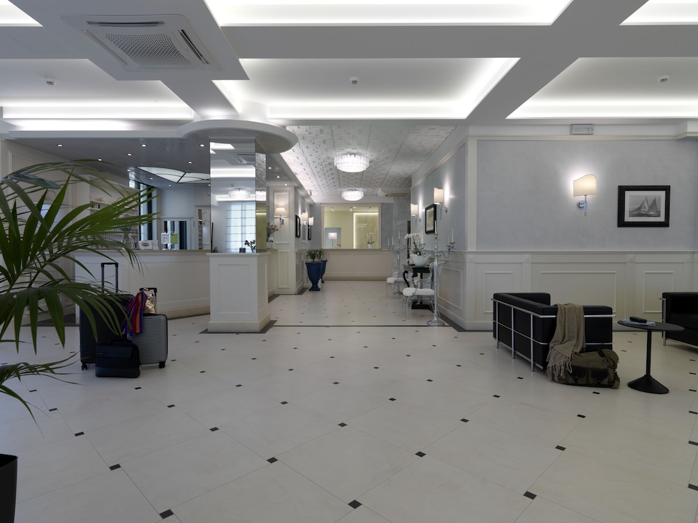 Le Soleil Hotel 37/60