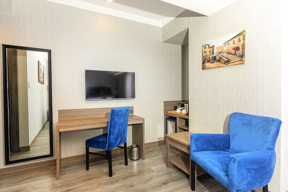 Demiray Hotel 38/50