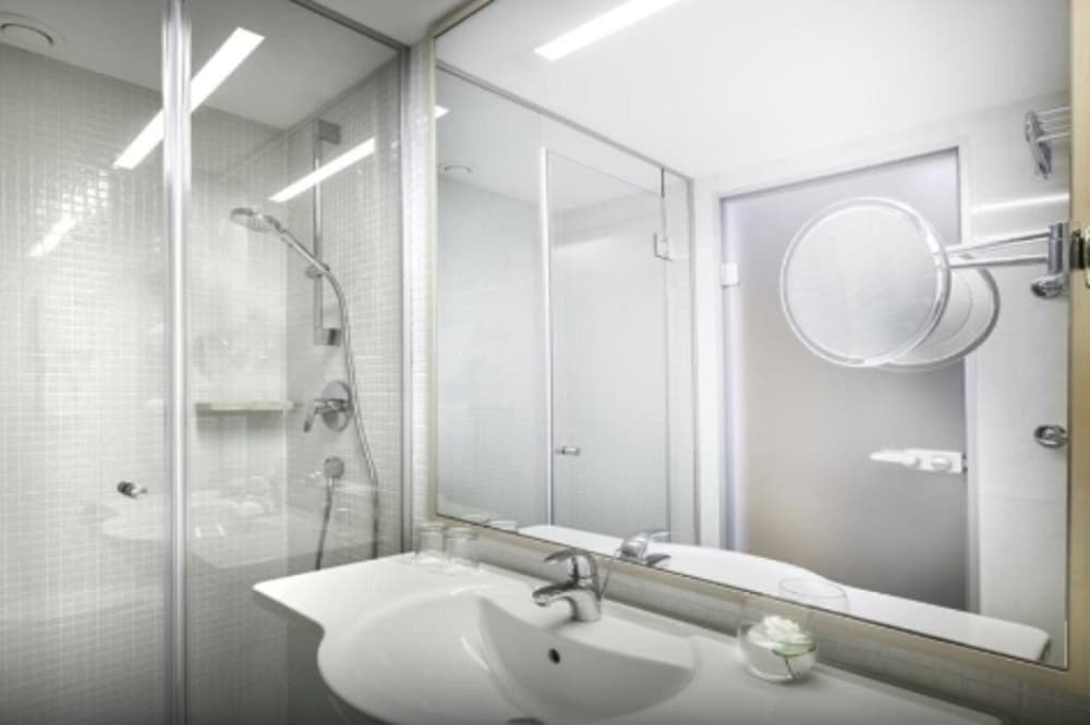 Valamar Bellevue Resort 54/56