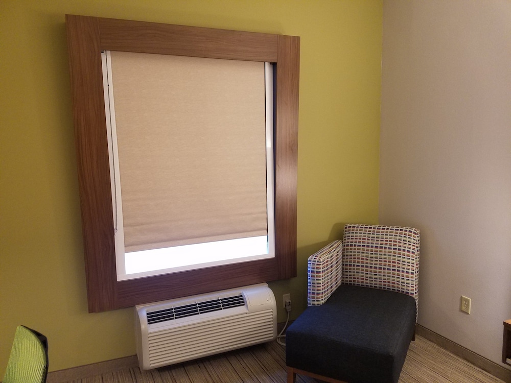 Holiday Inn Express and Suites Rio Grande City 45/59