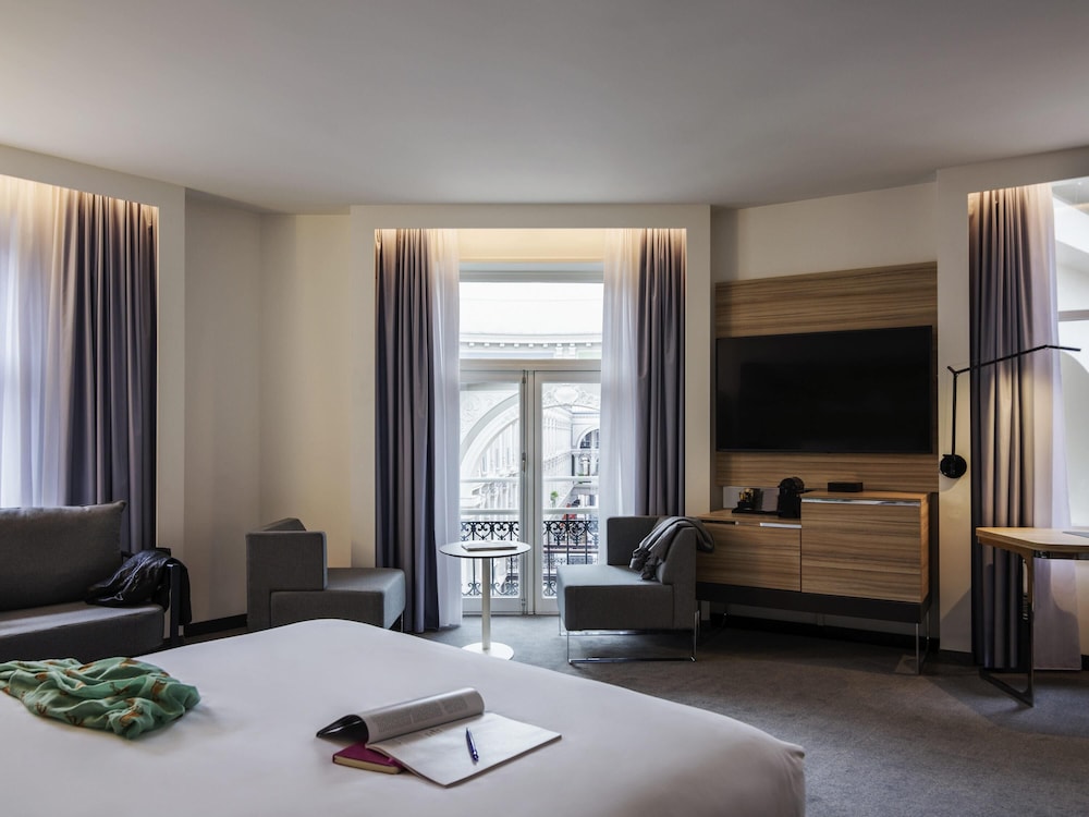 SUPERIOR, SUITE, DOUBLE BED, SOFA