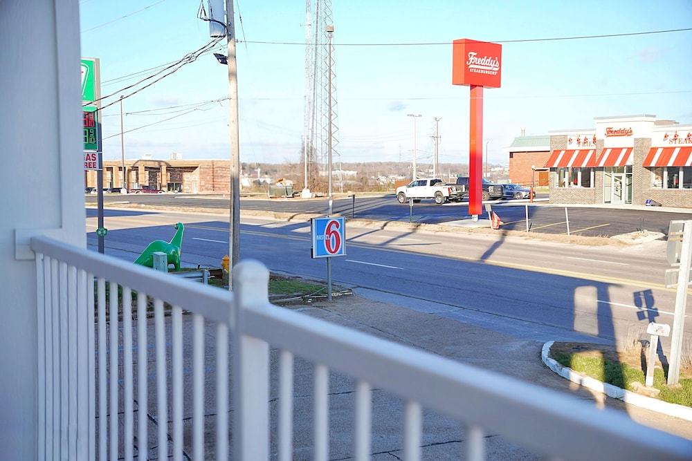 Motel6 Rolla, MO 50/59