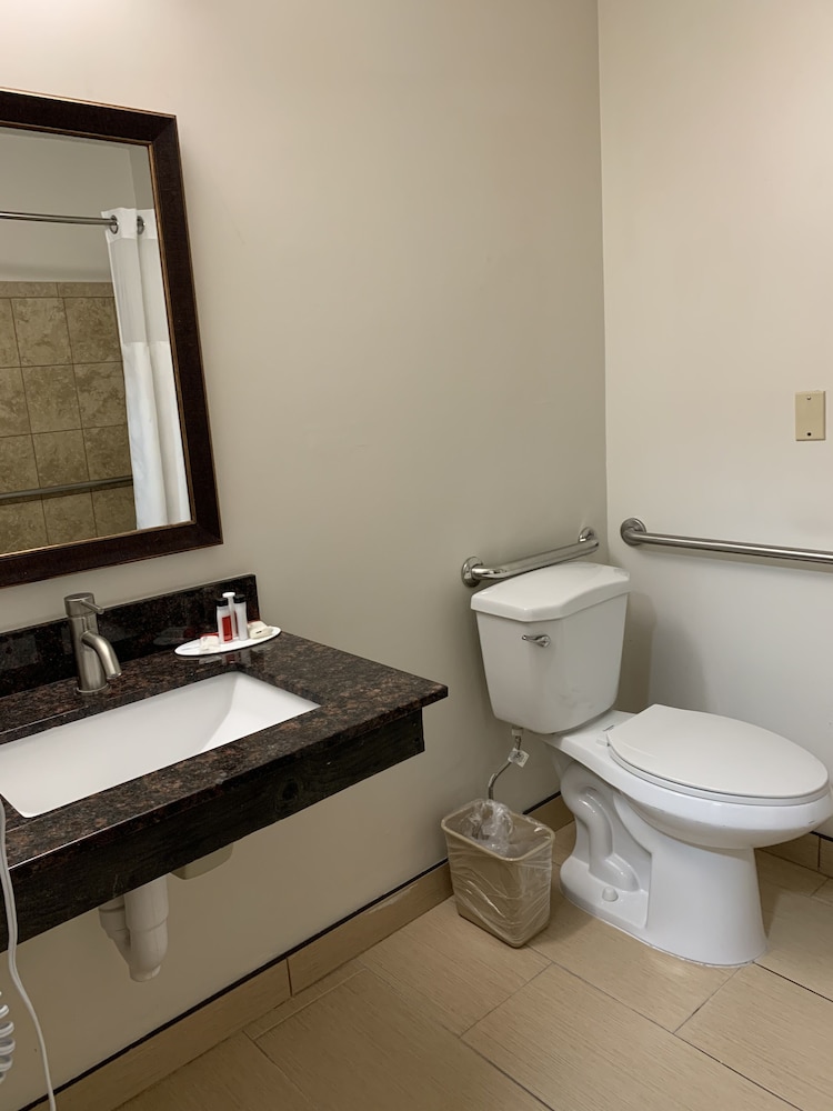 Ramada by Wyndham Santa Fe 36/36