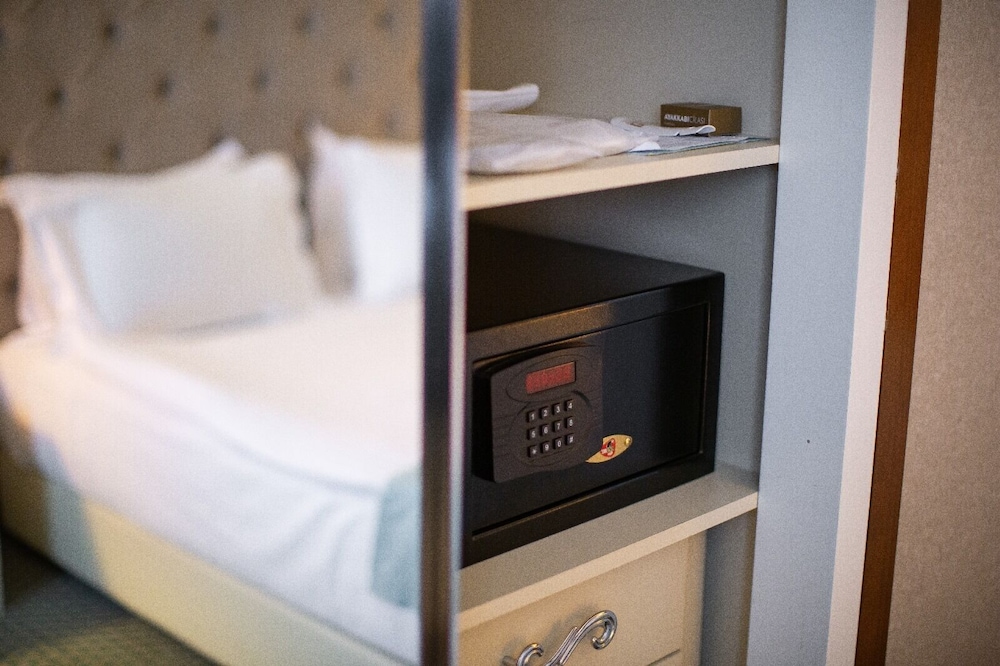 Nevali Hotel 19/50