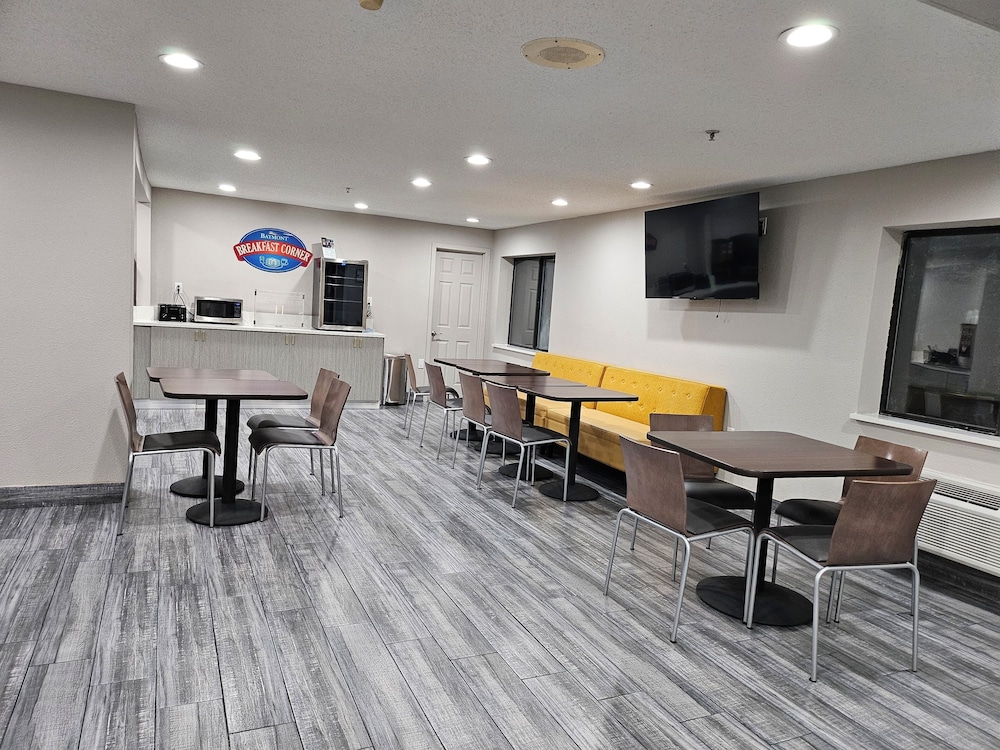 Days Inn by Wyndham Davenport 34/50