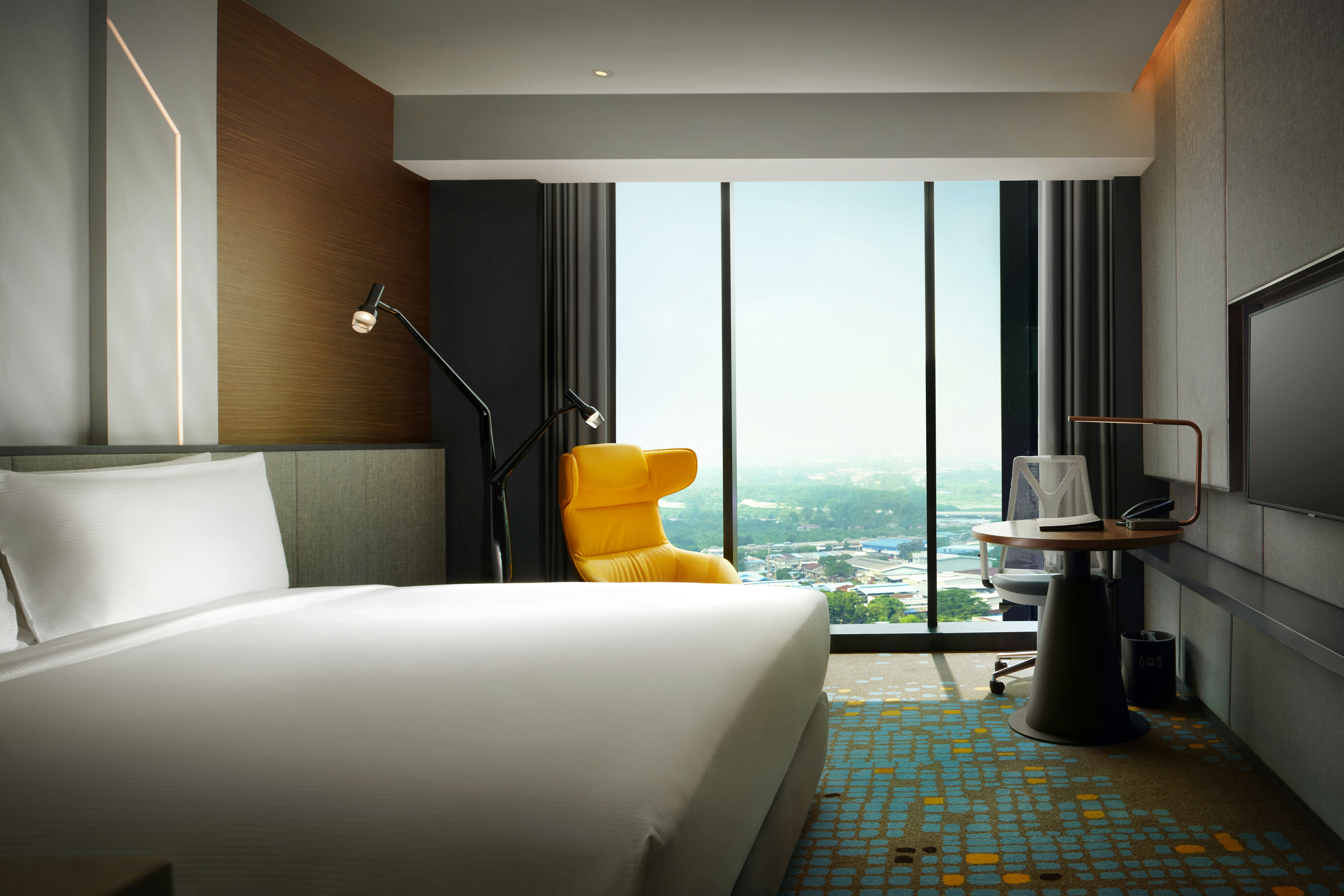 Guest Room, King Bed, DoubleTree by Hilton Shah Alam i-City 4/13