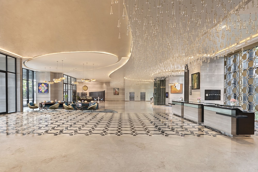 Pullman New Delhi Aerocity 40/47
