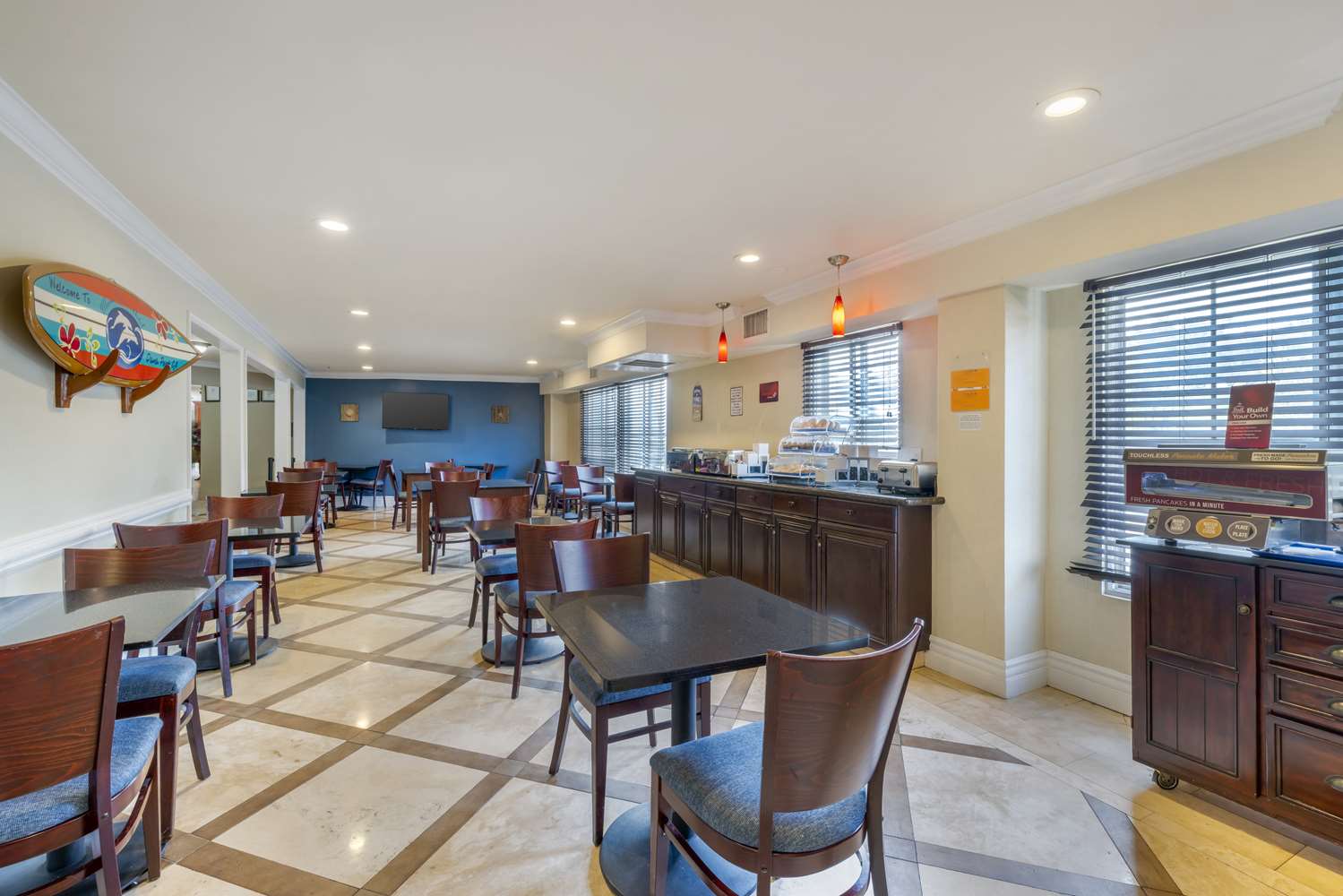 restaurant cafeteria