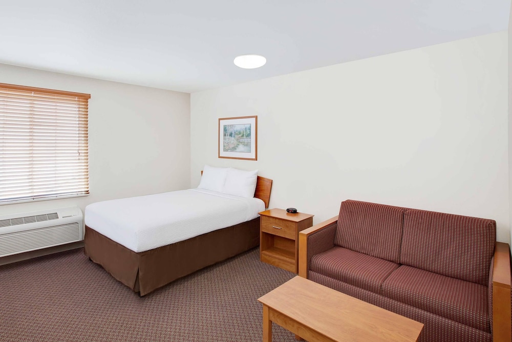 WoodSpring Suites Houston Willowbrook 21/46