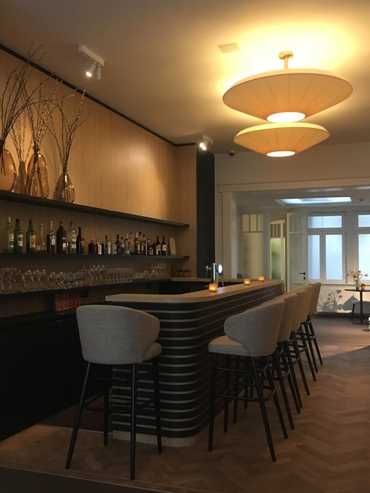 Louisa Hotel 54/57