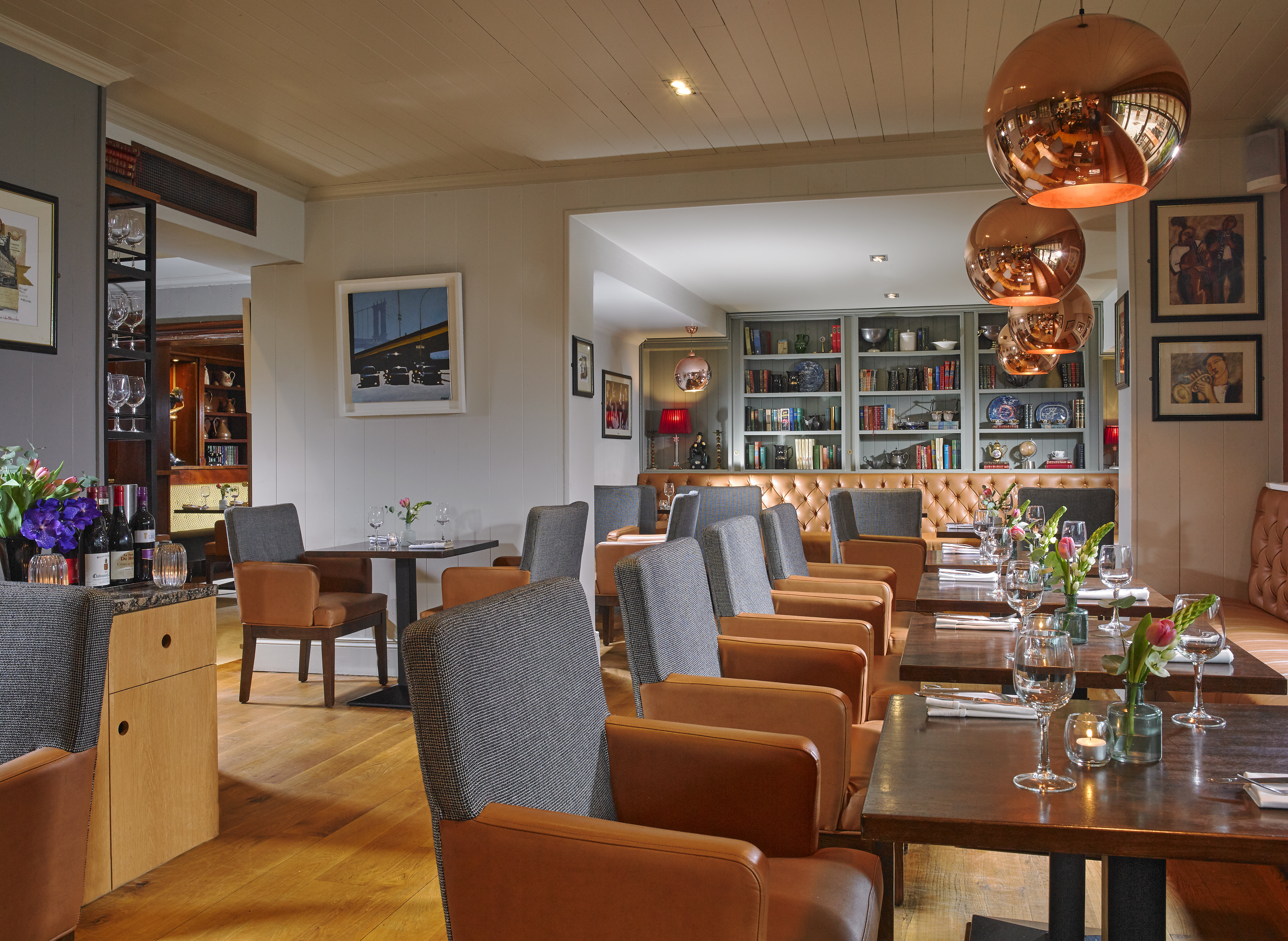Castlecourt Hotel 34/54