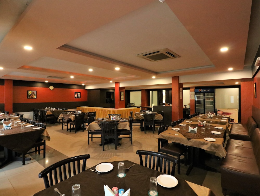 Goverdhan Greens Resort Dwarka 35/50