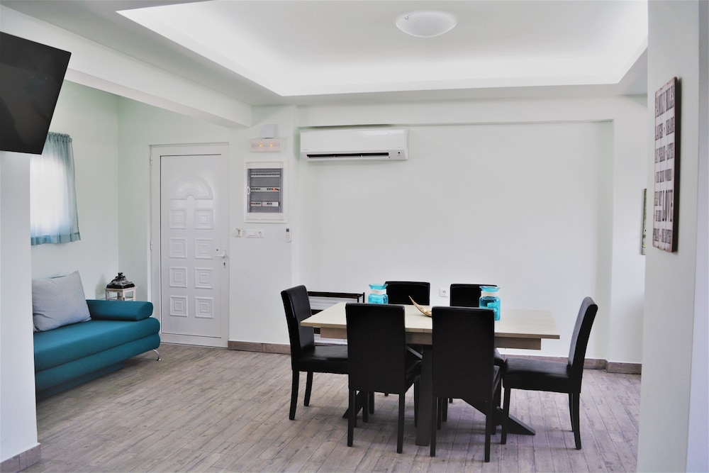 Anelia Boutique Studios And Apartments 39/50