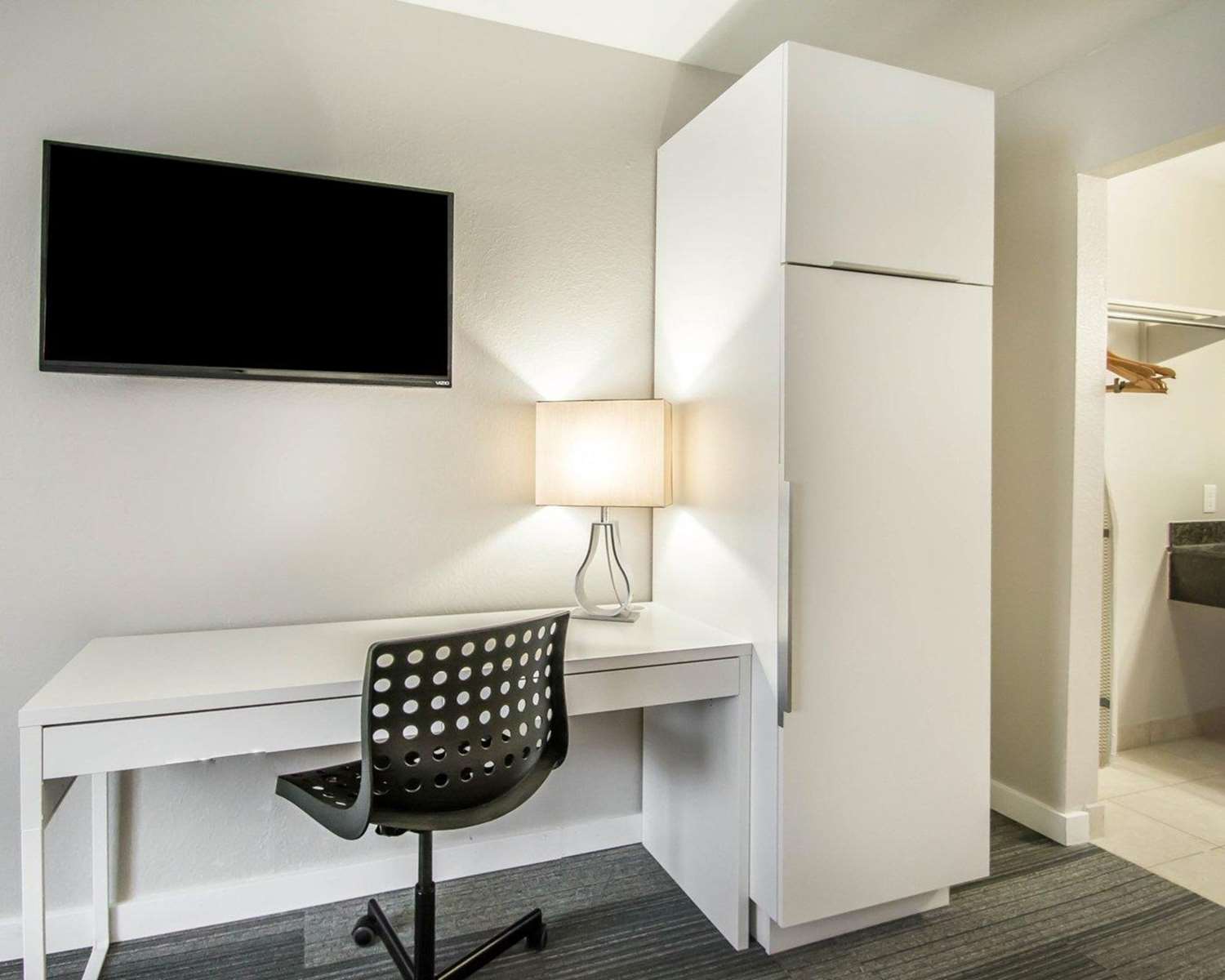 Quality Inn Suites By the Parks 20/30