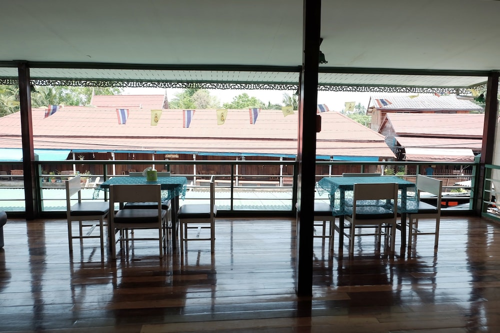 Baanrak Amphawa Homestay 51/61