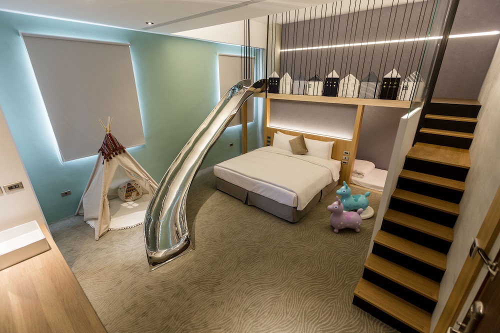 Green Hotel 21/70