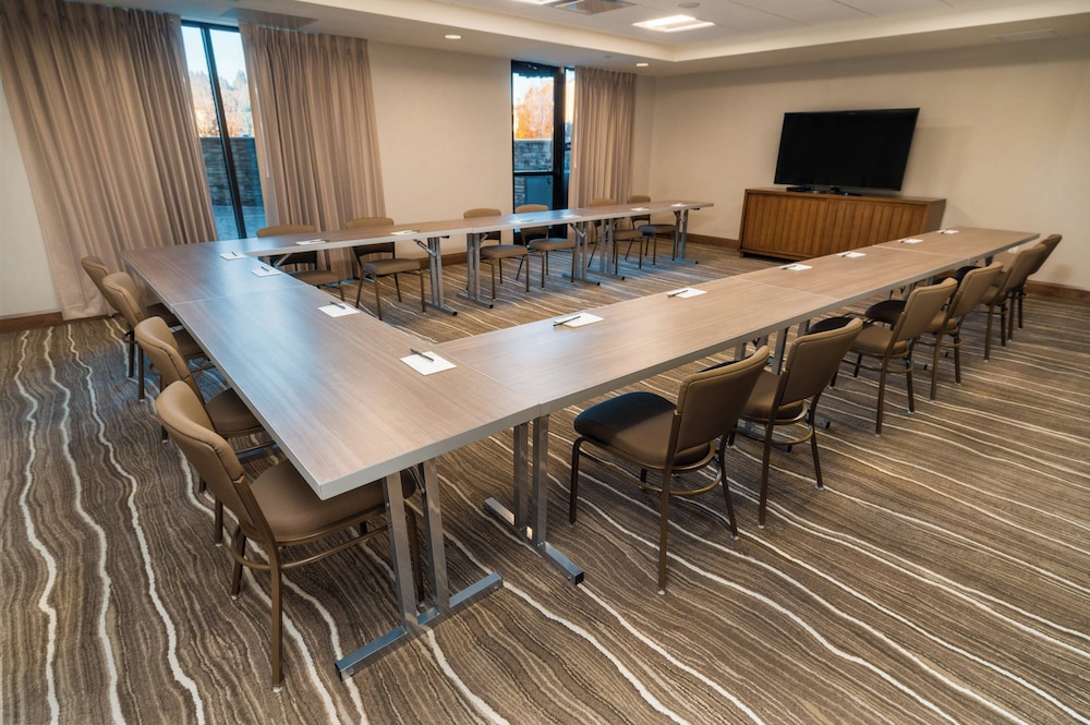 Staybridge Suites Coeur D Alene 34/44