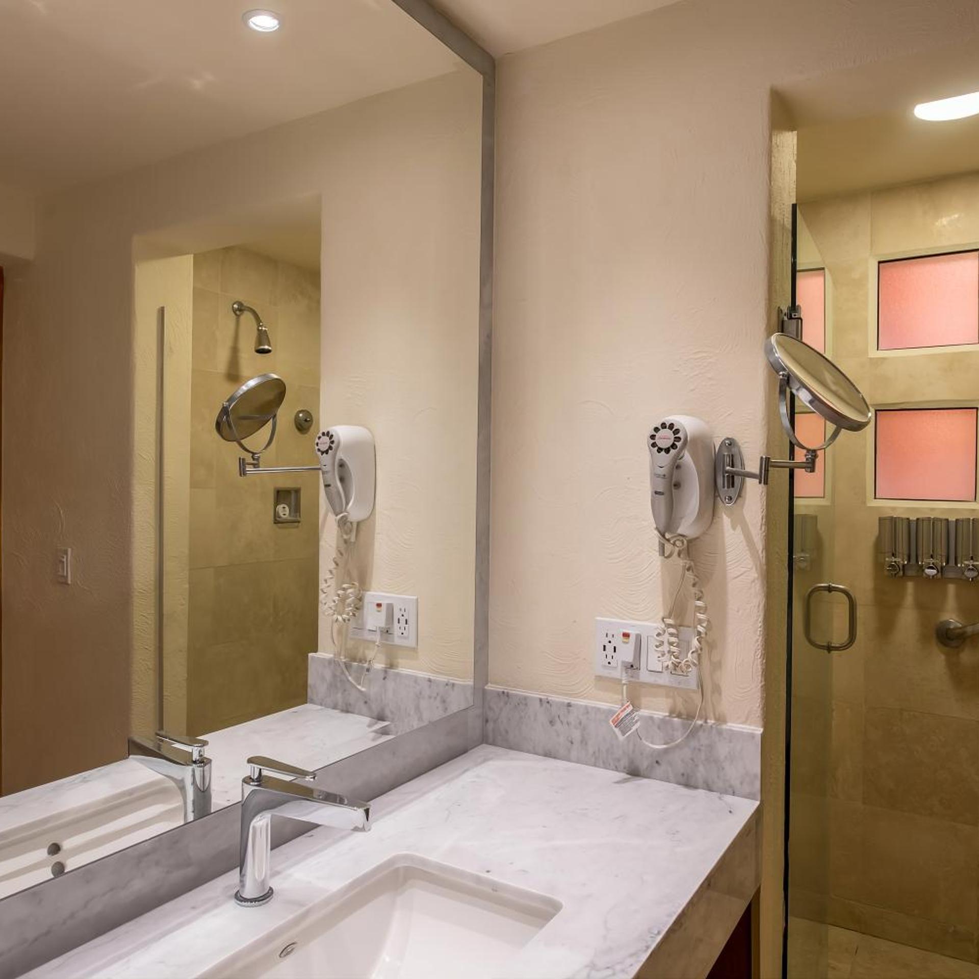 1 Bedroom, Suite, King Bed, Ocean Front, Hot Tub, Terrace