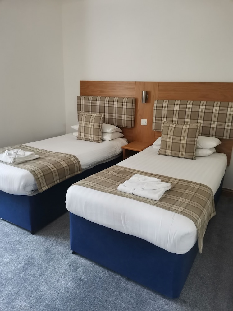 Loch Long Hotel 5/47