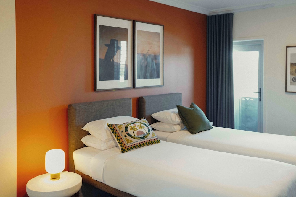 Private, Twin Beds