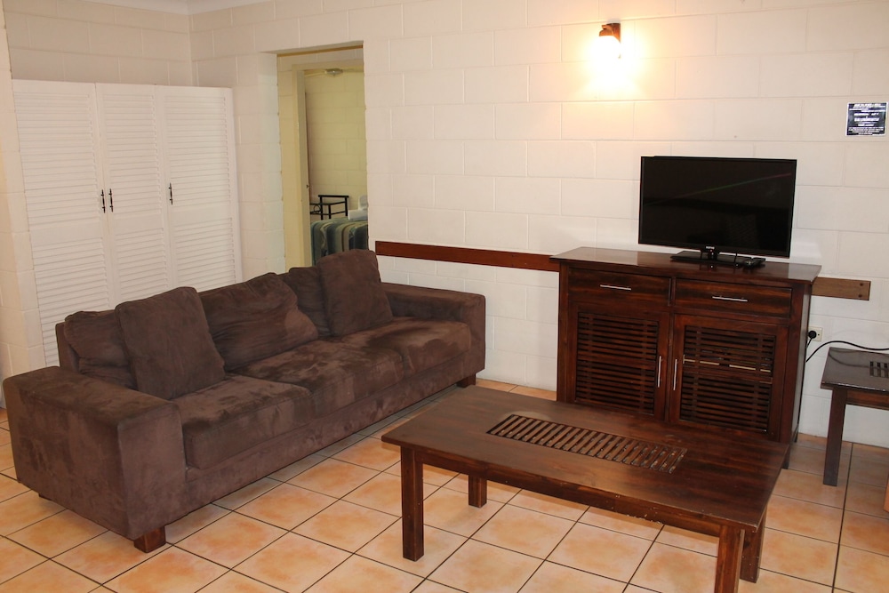 Oasis Inn Apartments 34/60